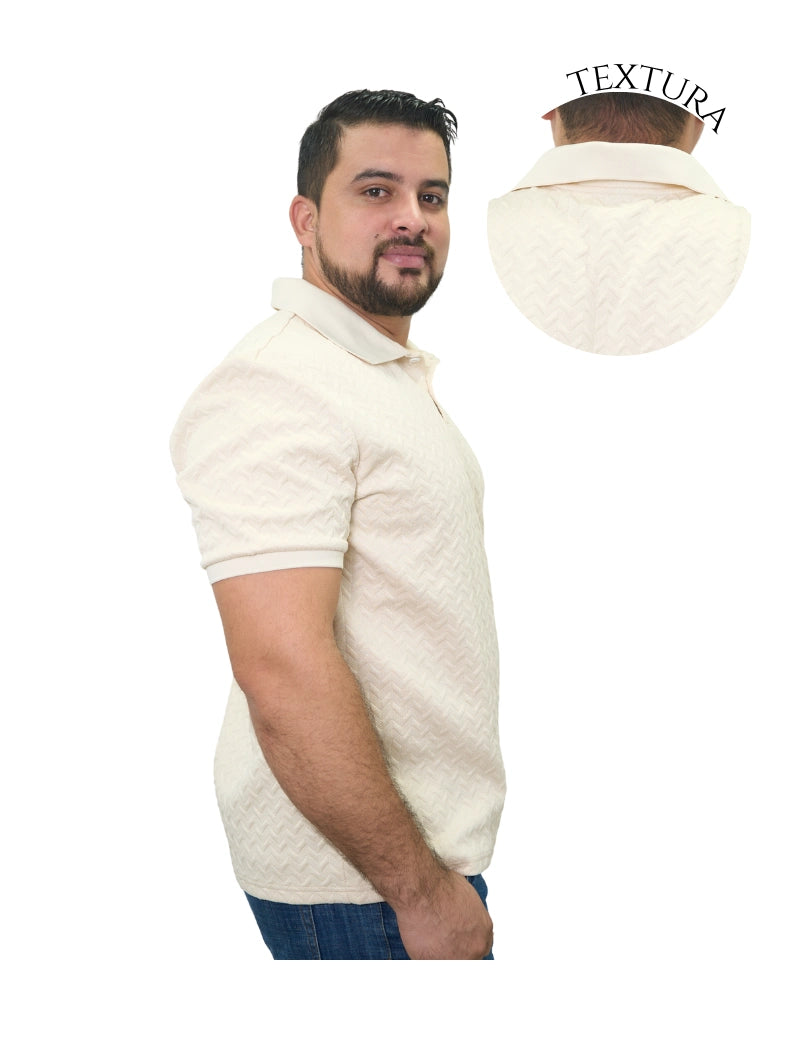 Camisa tipo polo beige claro con figuras
