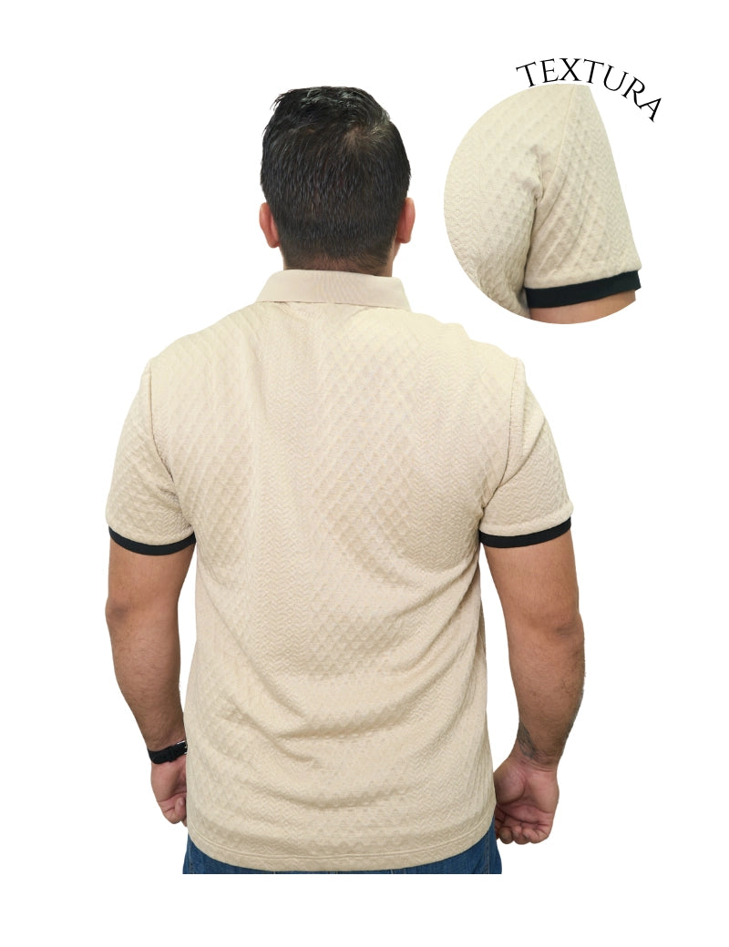 Camisa tipo polo beige con figuras