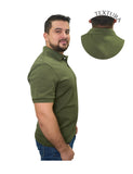 Camisa tipo polo verde con figuras